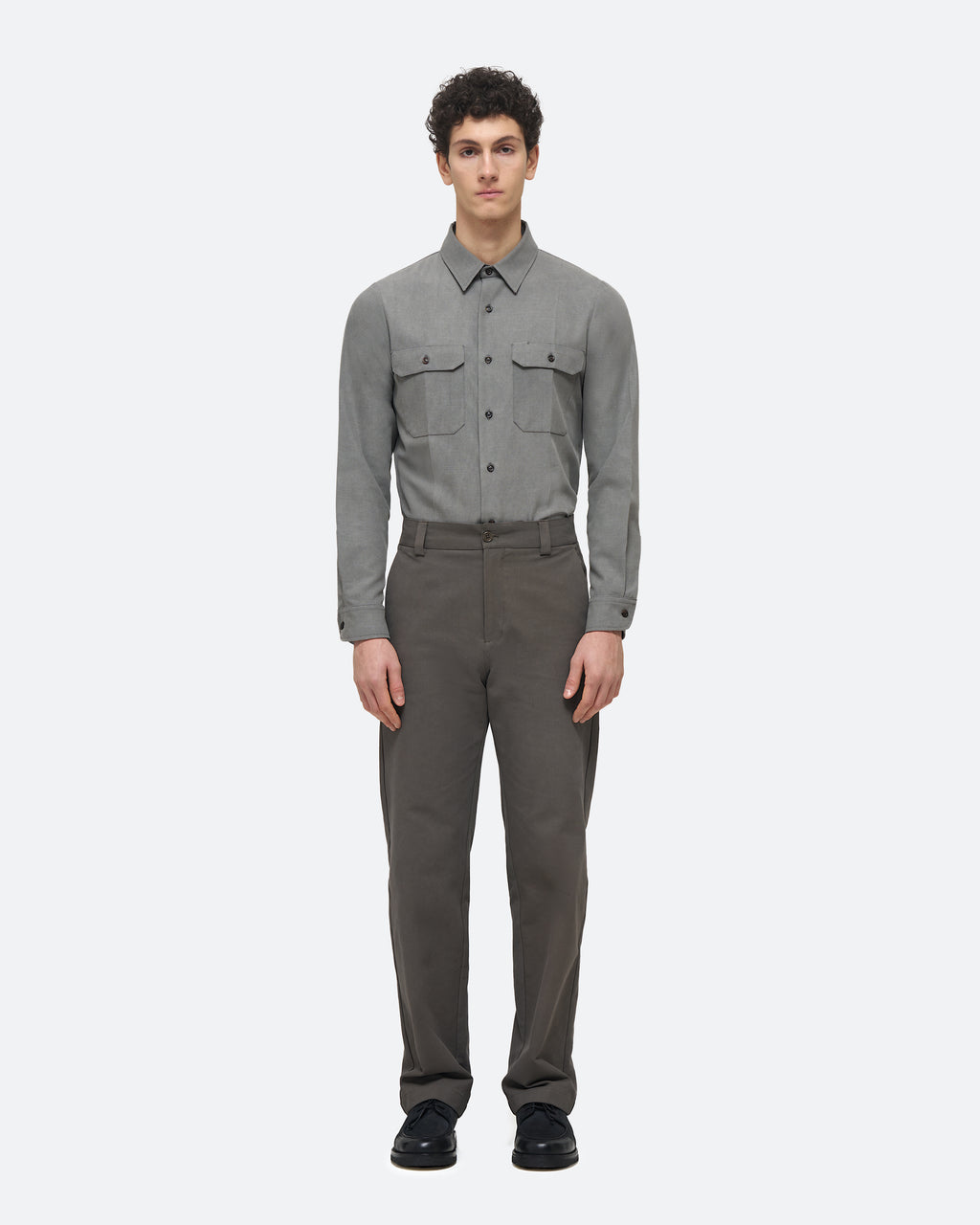 Twill Relaxed Trouser in Militaire on model