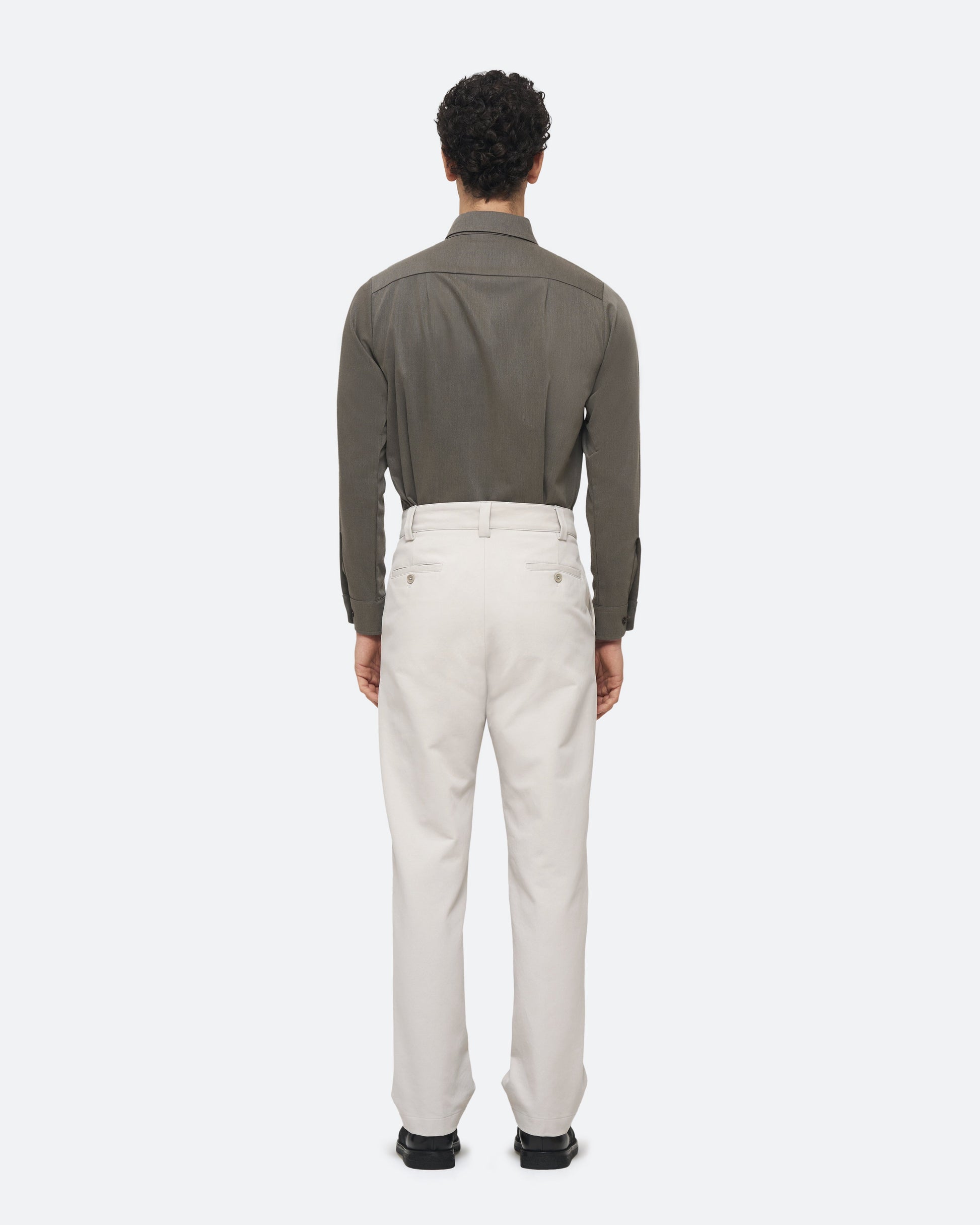 Twill Relaxed Trouser in Pumice on model